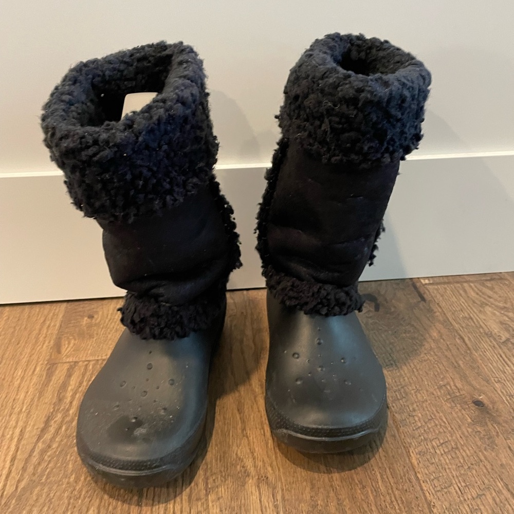 Croc furry boots - 7W